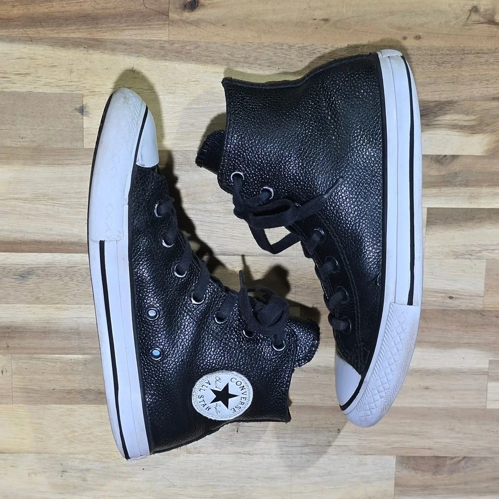 Converse Chuck Taylor All Star High Top Youth Size 2 Black Pebbled Leather Shoes